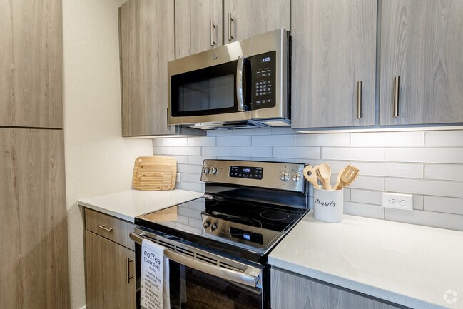 2BD, 2BA - 924 SF - Eagles Peak - 55+ Active Adult Community