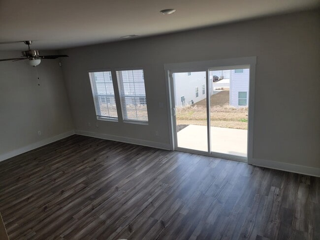 Foto del edificio - 123 Ted Dr