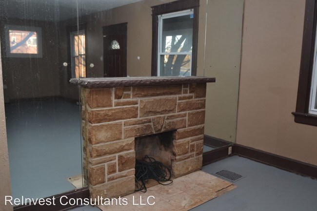 Foto del edificio - 3 br, 1 bath House - 2384 Harrison Ave