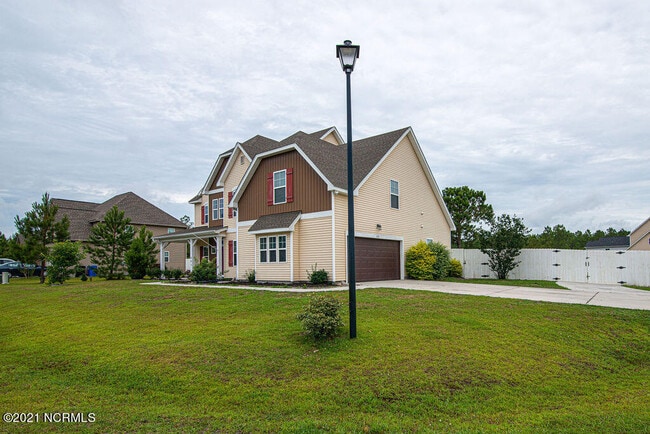 Building Photo - 601 Winfall Dr