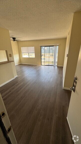 Building Photo - 15516 Nordhoff St