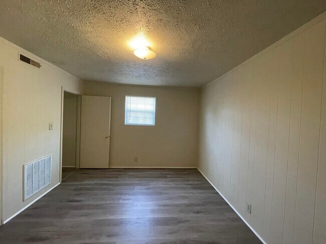 Building Photo - 6020 Macaw Ct