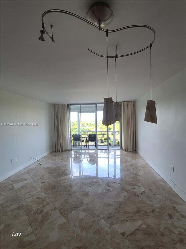 Foto del edificio - 16850 S Glades Dr