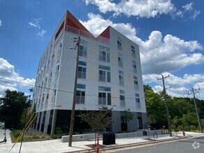 Building Photo - 600 S Duke St
