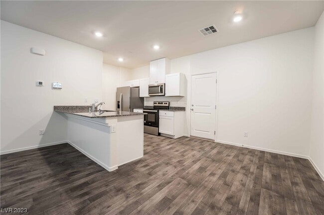 Building Photo - 7483 Coastal Ledge St