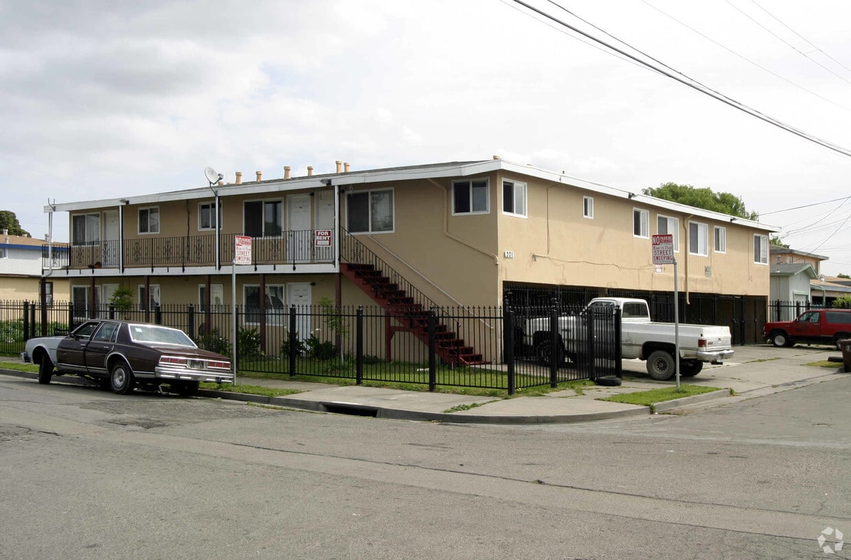 Building Photo - 201 Sanford Ave