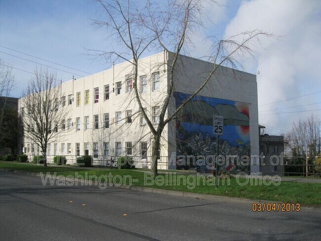 Foto del edificio - 421 E Maple St