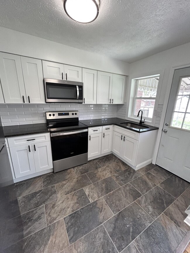 Building Photo - 2019 Oregon Ave