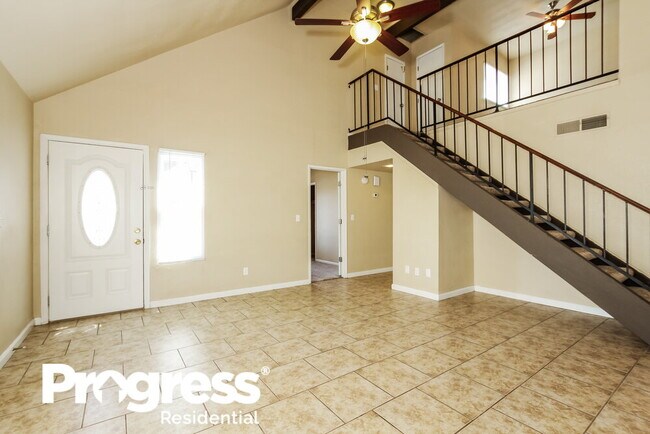 Building Photo - 2238 W Monona Dr
