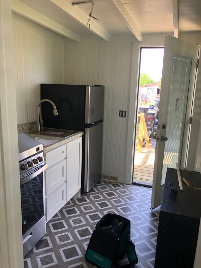 Foto del edificio - 112 E Scott St