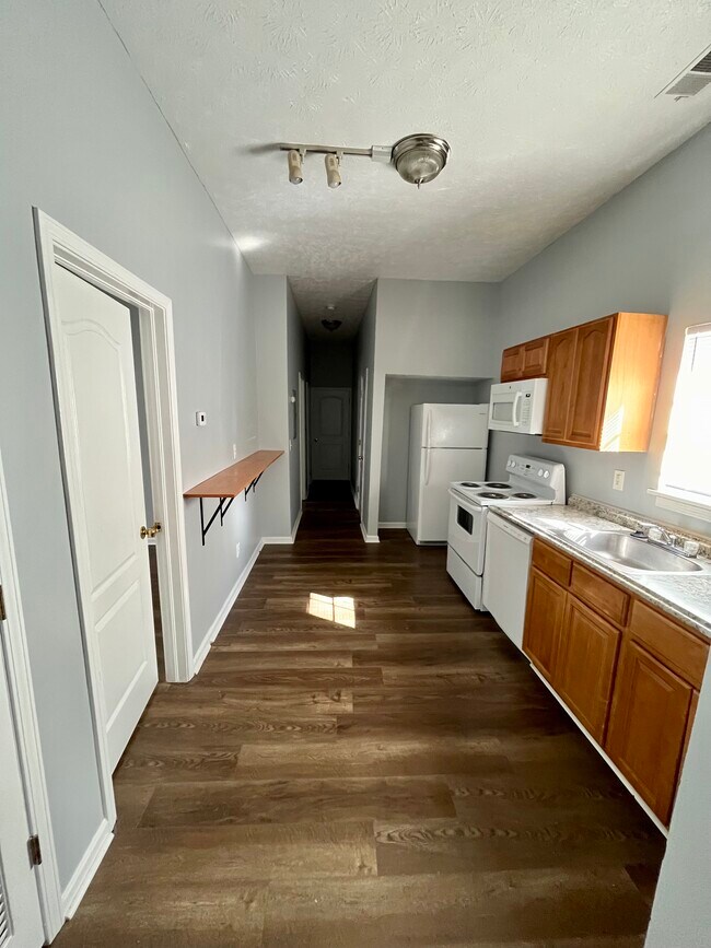 Foto del edificio - 2114 S Preston St