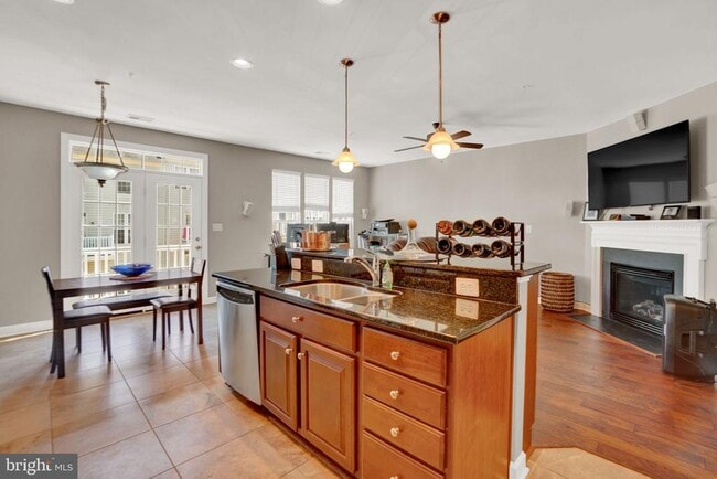 Foto del edificio - 2460 Eastbourne Dr