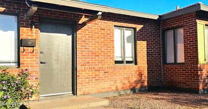 Building Photo - 1308 W Whitton Ave