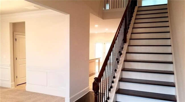 Building Photo - 235 Broadmoor Dr