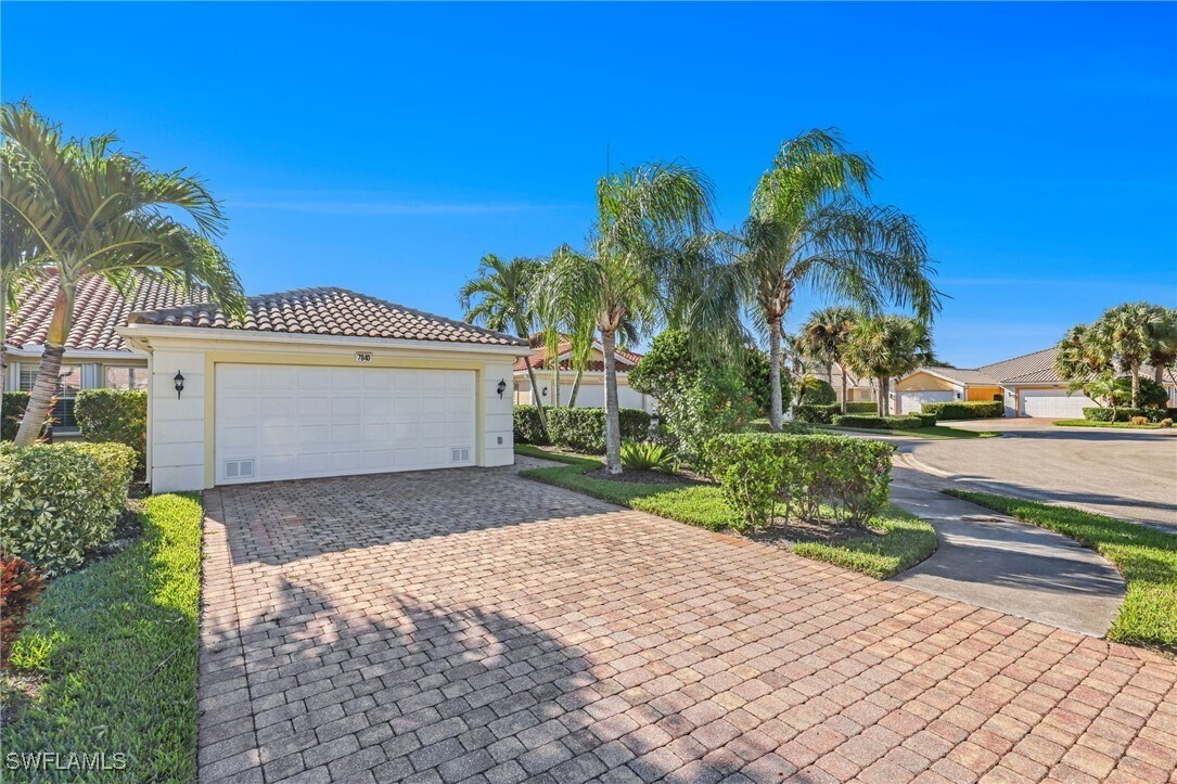 Foto principal - 7840 Ionio Ct