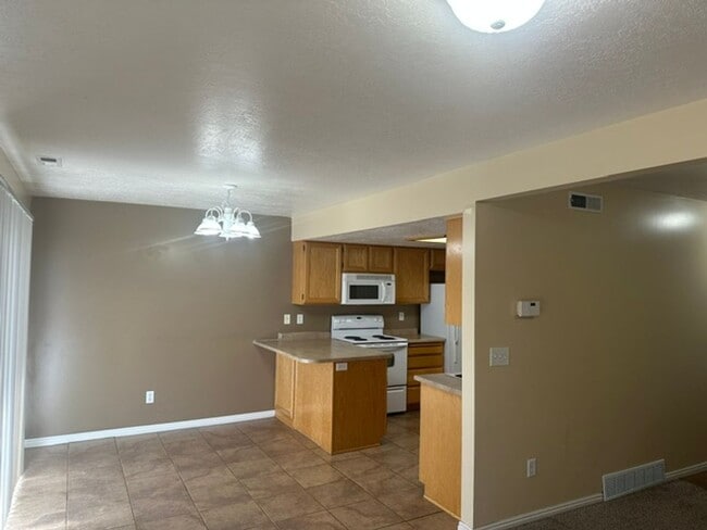 Building Photo - 149 Savannah Ln