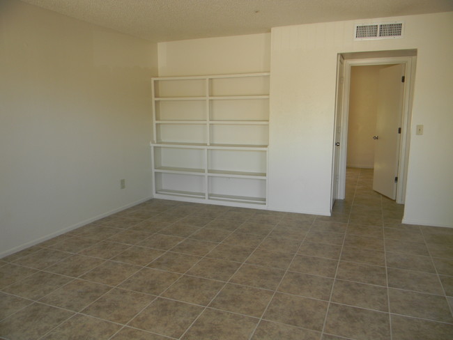 living room - 13230 N 21st Pl