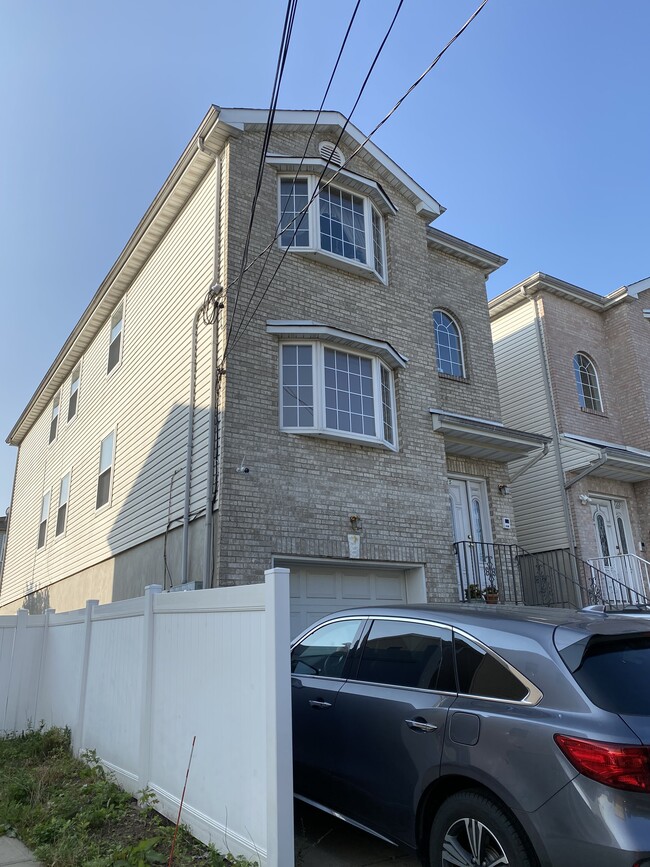 Building Photo - 725 Jersey St