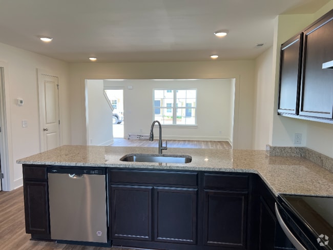 Building Photo - 77 Jacksons Ln