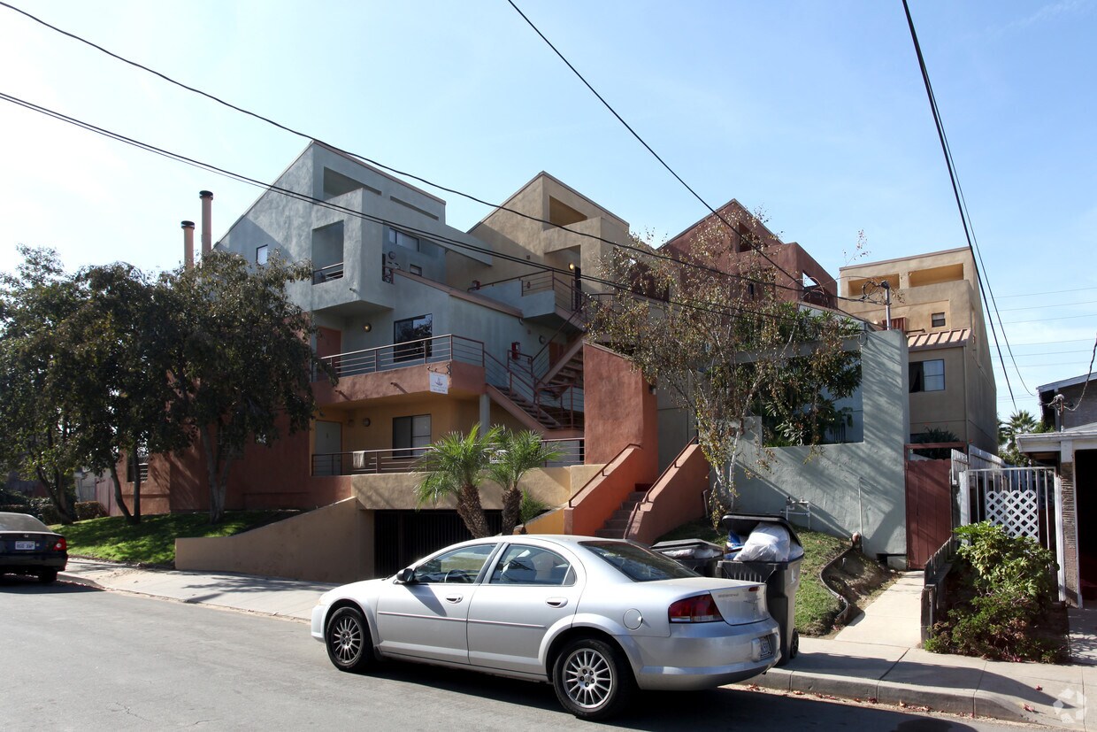 Primary Photo - 1053 Euclid Ave