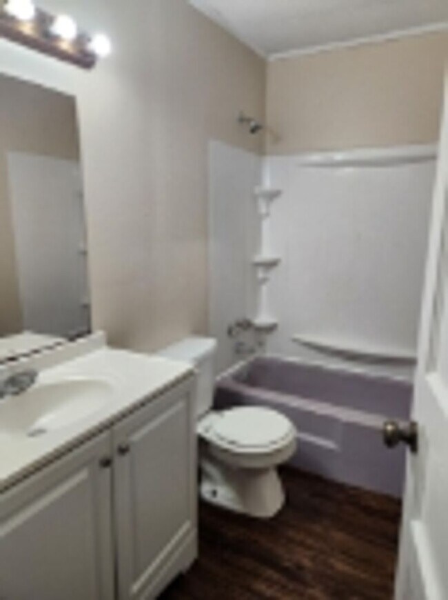 Building Photo - House for Rent