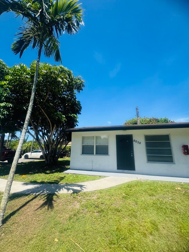 Building Photo - 4654 Schall Rd