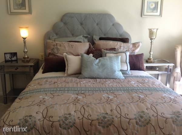 Building Photo - 710 Snowberry Ct