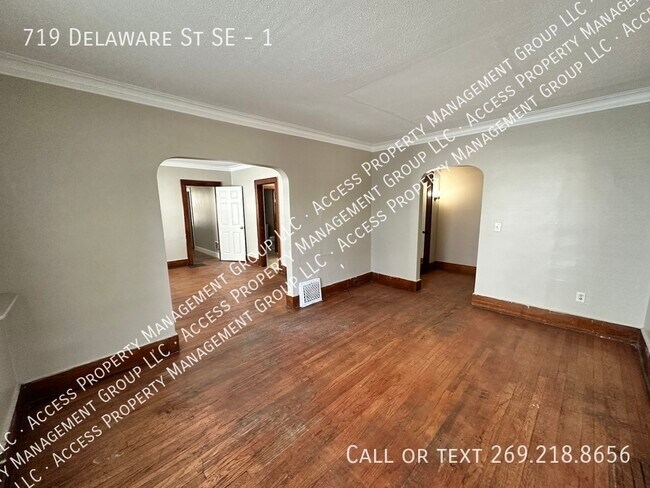 Foto del edificio - 719 Delaware St SE