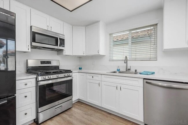 Building Photo - 207 Carissa Dr