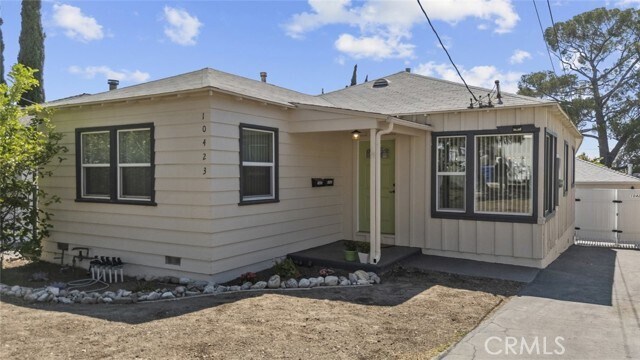 Foto del edificio - 10423 McClemont Ave