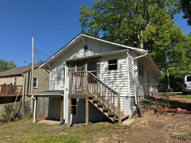 Foto del edificio - 1421 N Hamilton St