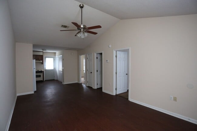 Building Photo - 140 Lanier Dr