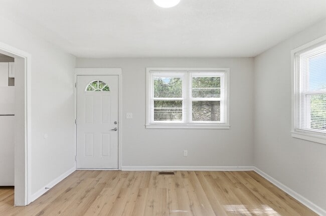 Foto del edificio - 297 S Benedict Ave