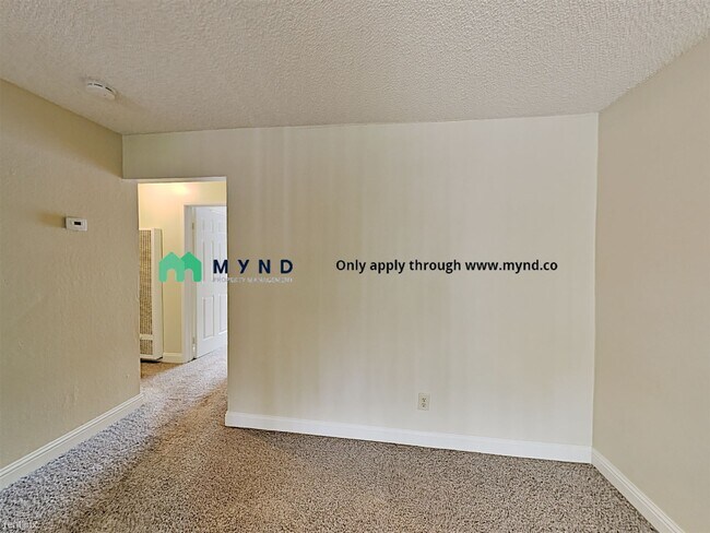 Foto del edificio - 1 br, 1 bath  - 5971 Lake Crest Way Apt 2