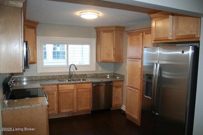 Building Photo - 1302 Schiller Ave