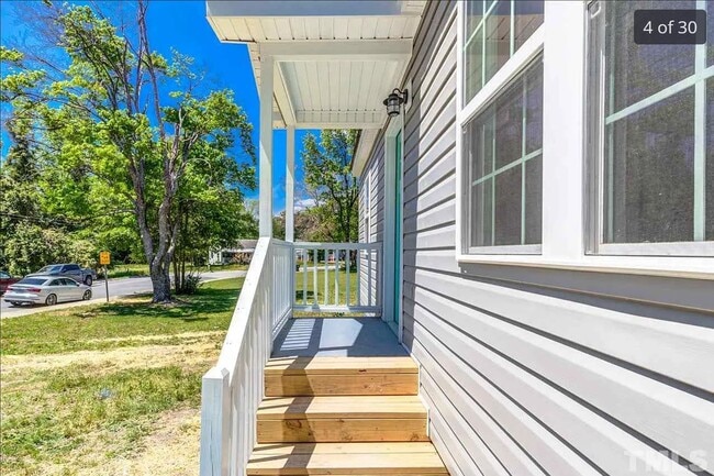Building Photo - Adorable 2 Bed, 1 Bath home near Downtown ...