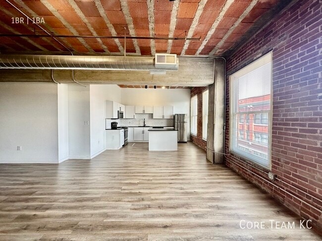 Building Photo - 204 Walnut St
