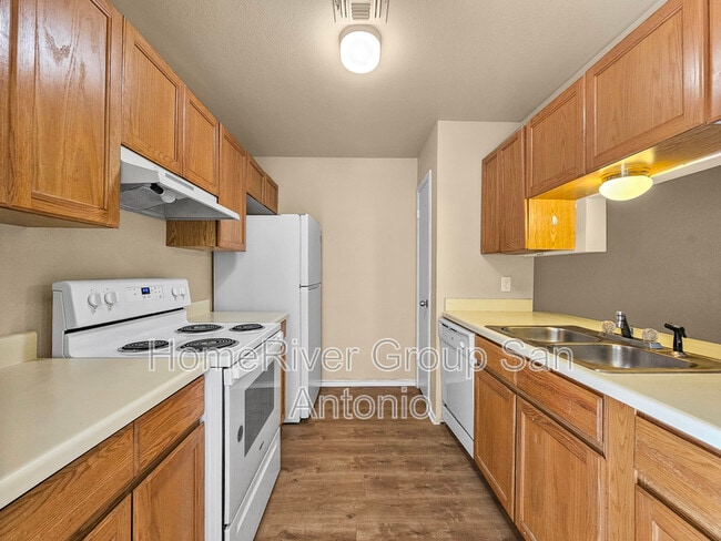 Building Photo - 529 Dukeway