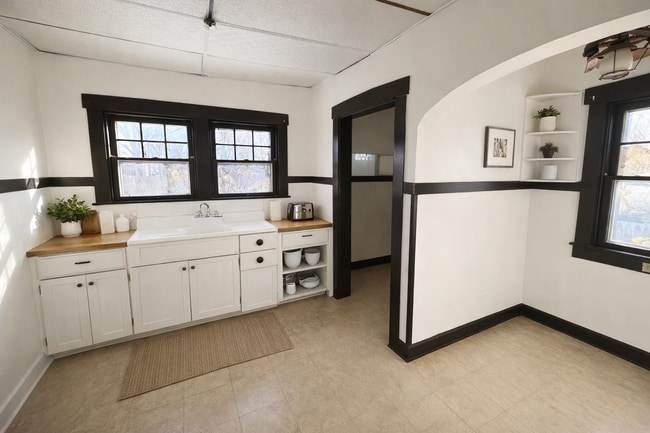 Building Photo - 3545 Winthrop Ave