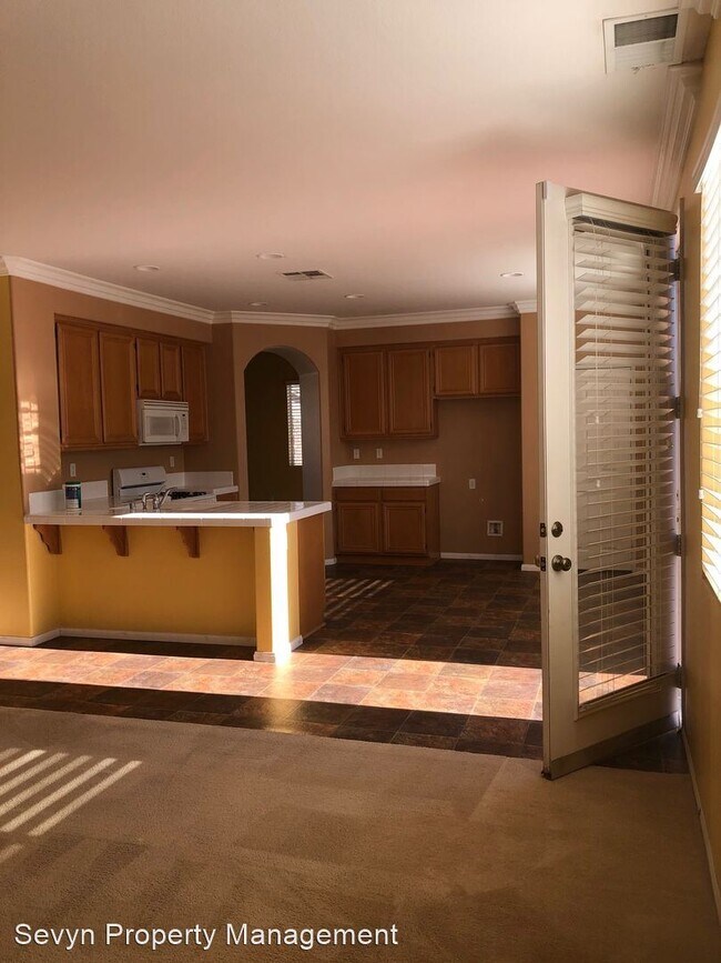 Foto del edificio - 5 br, 3 bath House - 14333 Greta Drive
