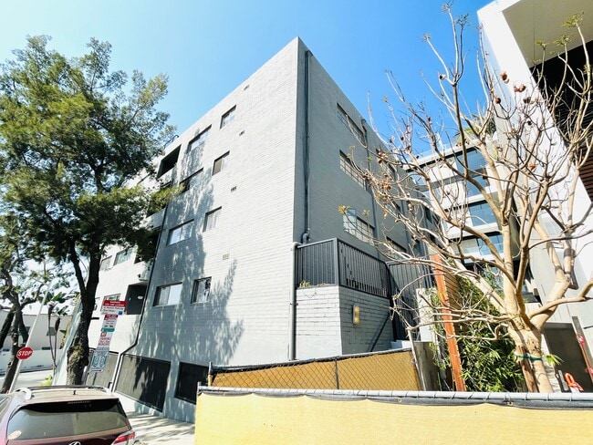 Building Photo - 8401 Fountain Ave