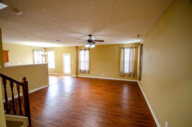 Foto del edificio - 2322 Middle View Dr