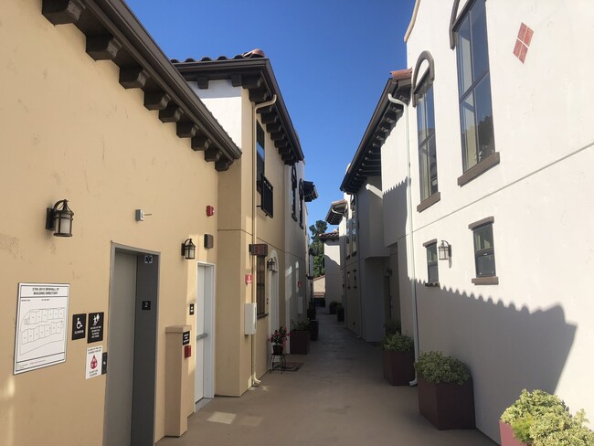 Building Photo - Newhall, Santa Clara