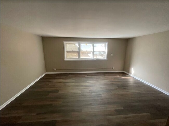 Building Photo - Awesome Condo Available to move in !!!!!!!