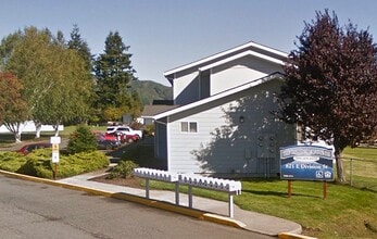 Building Photo - 821 E Division St