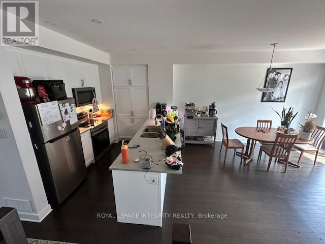 Building Photo - 119 Bristol Cres