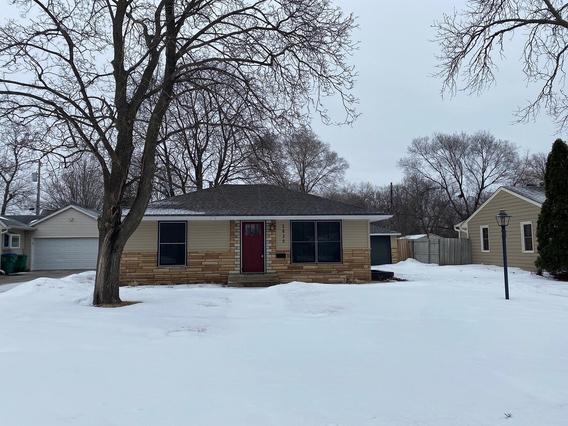 Foto principal - 1825 Kentucky Ave S