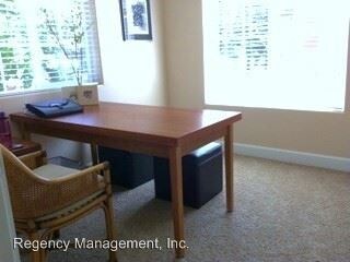 Foto del edificio - 17572 SE Pine St