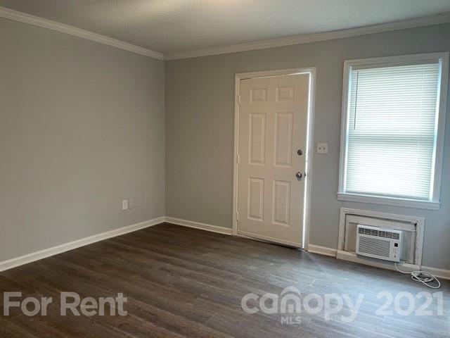 Primary Photo - 1134 W Davidson Ave