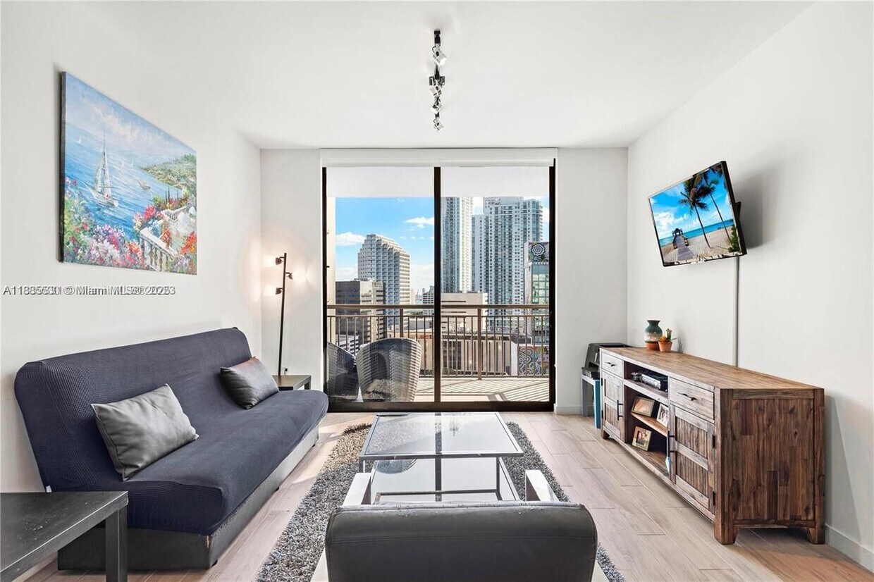 Foto principal - 999 SW 1st Ave
